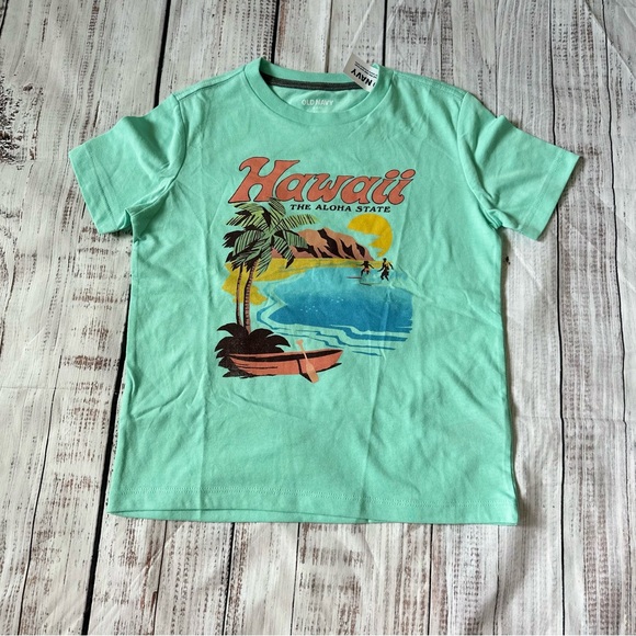 NWT Old Navy Graphic Tee - Picture 1 of 3